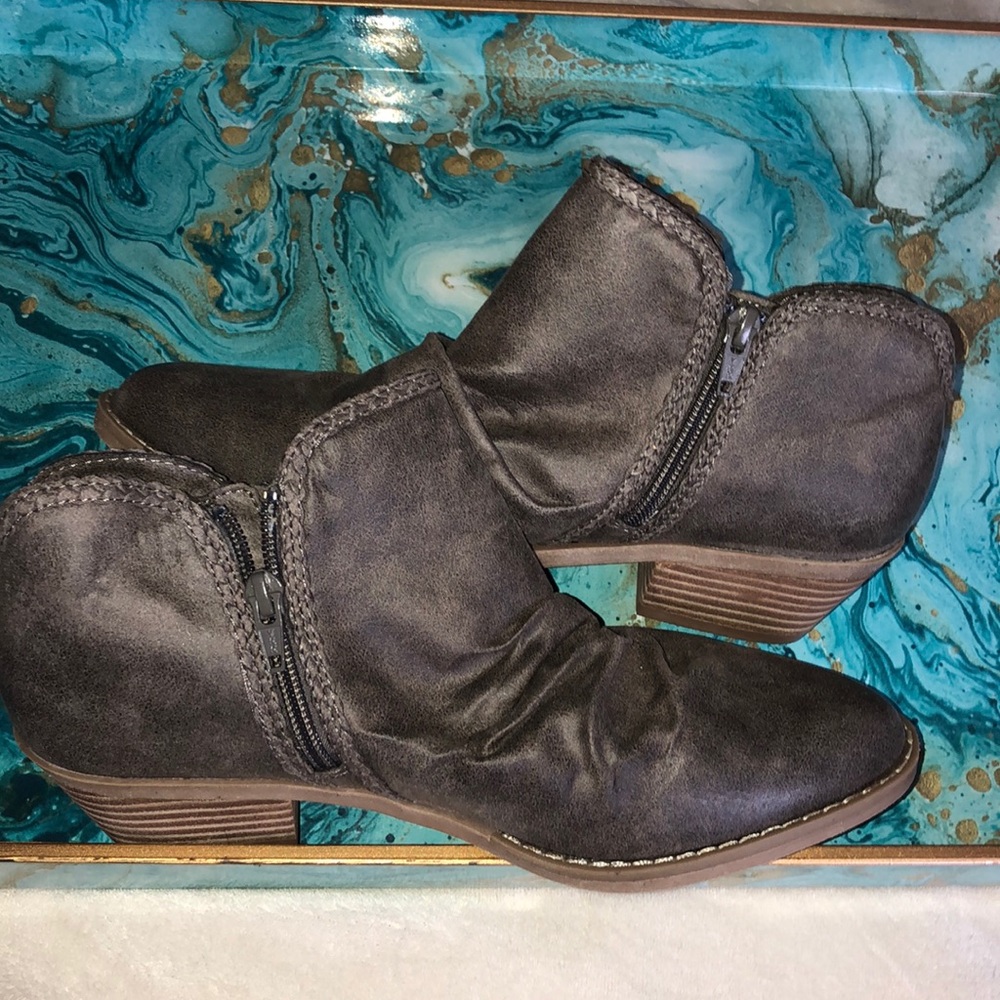 Report Women’s Dani Grey Ankle Boots …